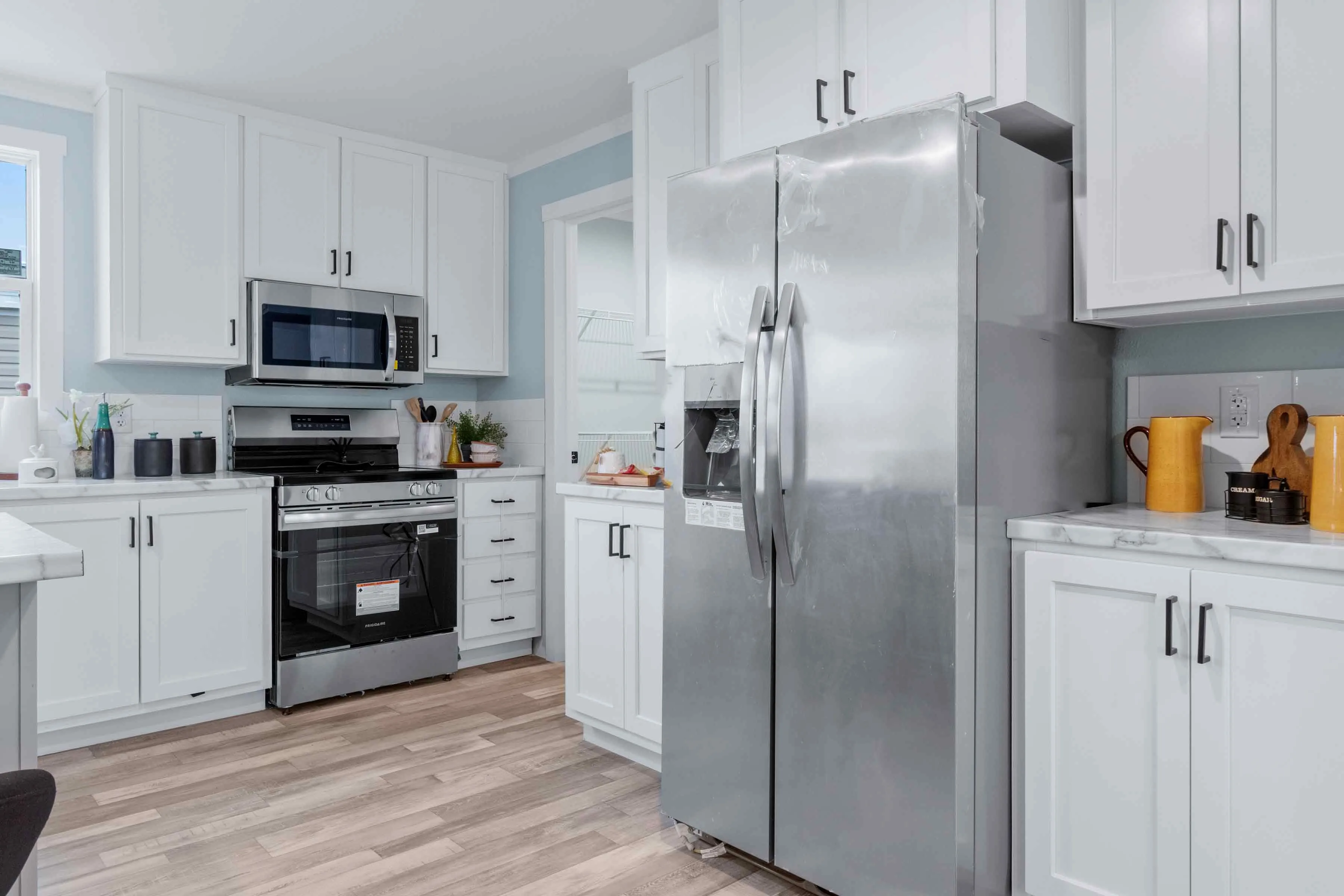 modern manufactured homes Texas with open concept kitchens and stainless steel applicances Marathon Homes Breckenridge TX