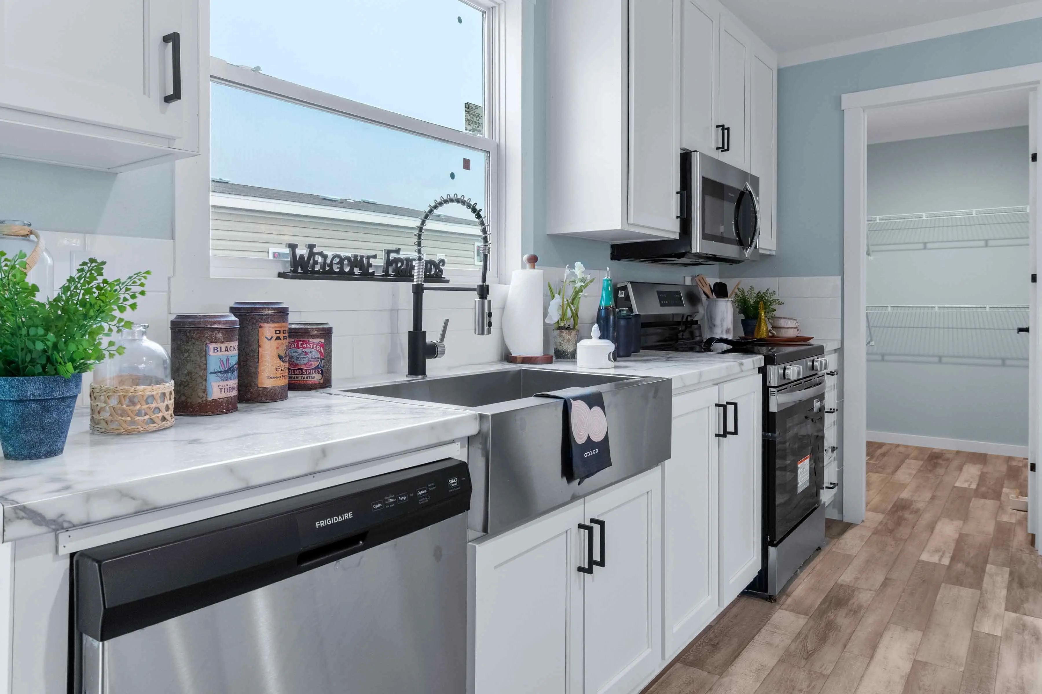 energy efficient manufactured homes in Texas with modern kitchens Marathon Homes Breckenridge TX