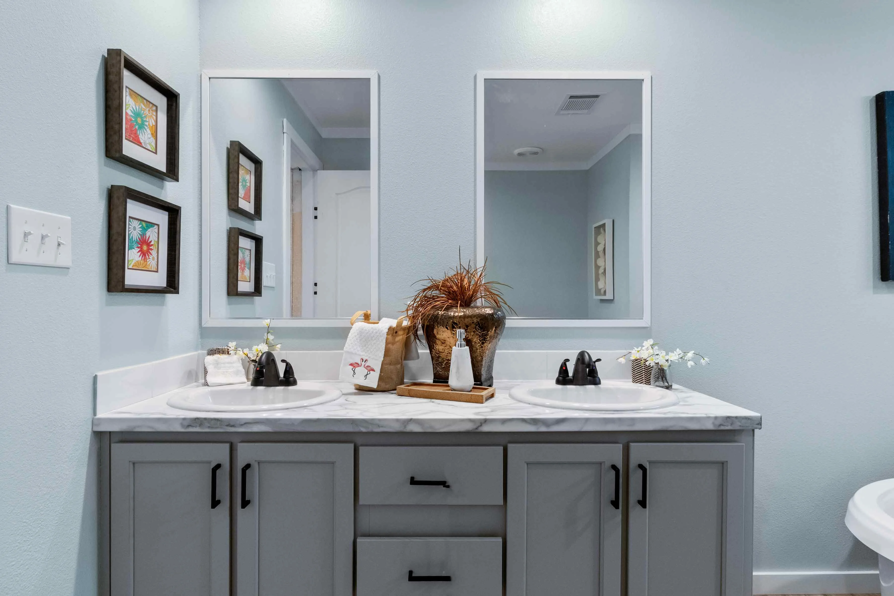 manufactured home builders in Texas with double vanity bathrooms Marathon Homes Breckenridge TX
